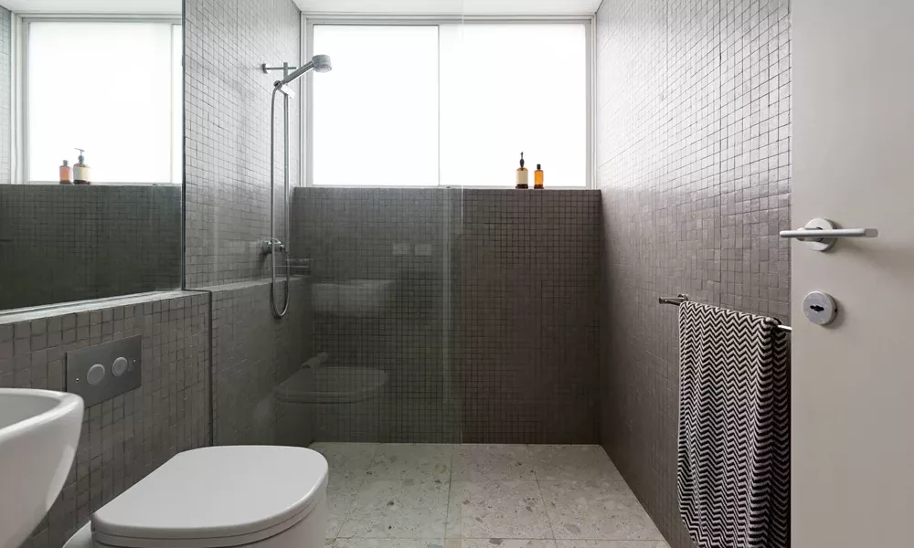 walk-in-shower-age-care-bathrooms