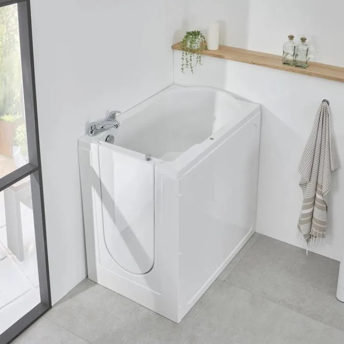 Florida walk-in bath with its door closed, in a bright modern bathroom