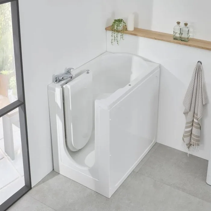 Florida walk-in bath with its inward door open, in a bright bathroom