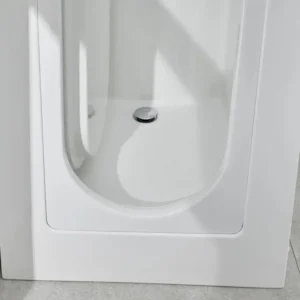 Close-up of the Florida walk-in bath's low door and step-in
